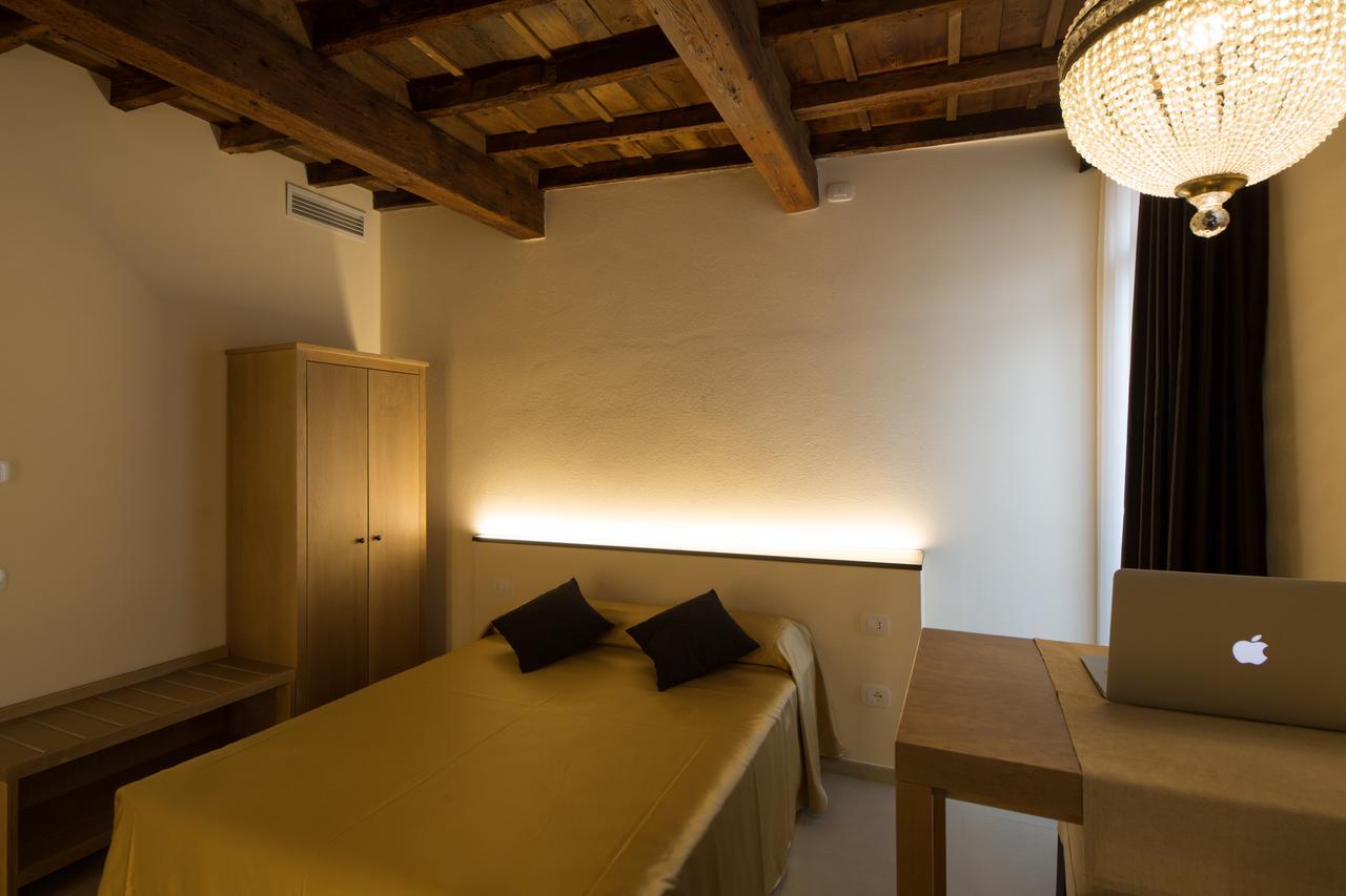 Studio 27 Ferrara Bagian luar foto